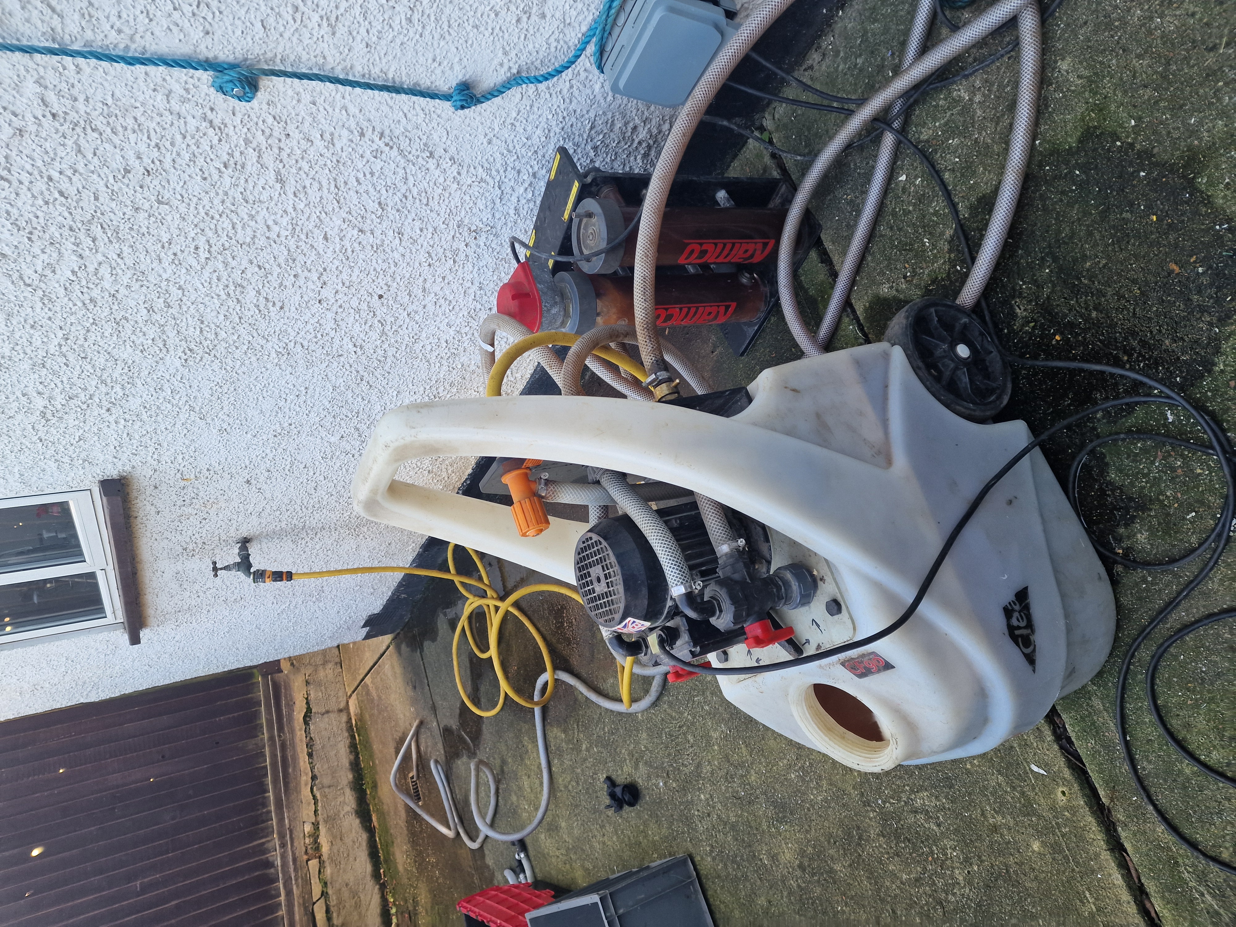 Manifold installation